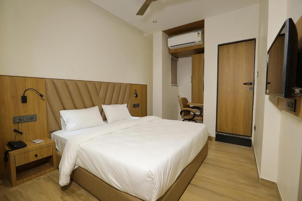 Hotel AERO INN — 4