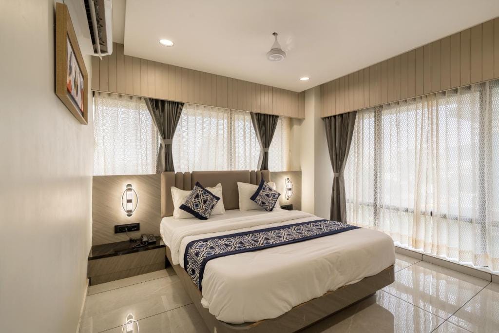 Hotel Lavish Regency — 2