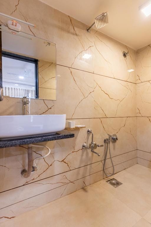 Hotel Noble Inn, Ahmedabad — 3