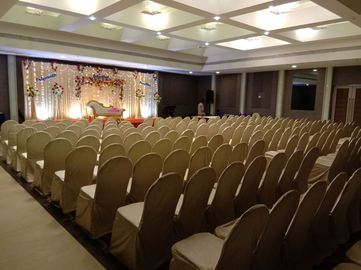 Abu Sarovar Portico — 5