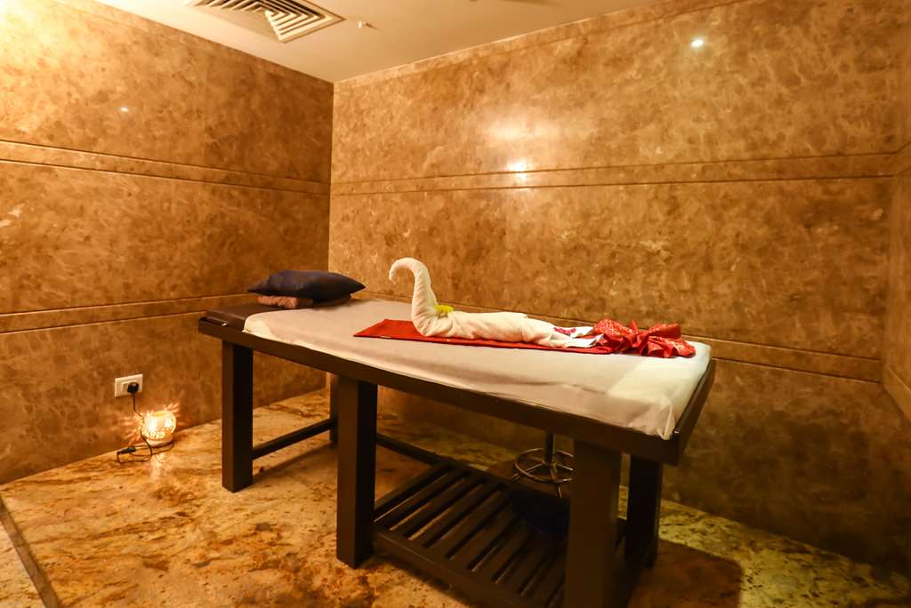 Radisson Blu Hotel, Chennai City Centre — 4
