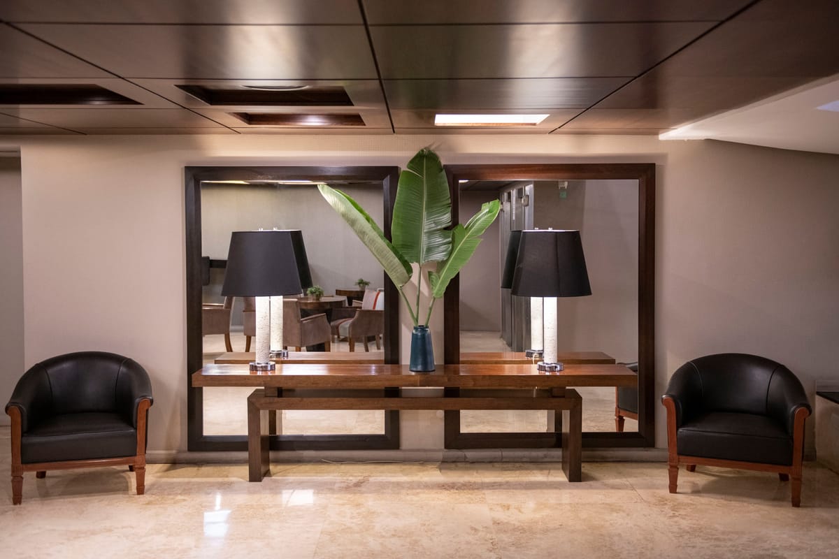 Grand King Hotel — 4