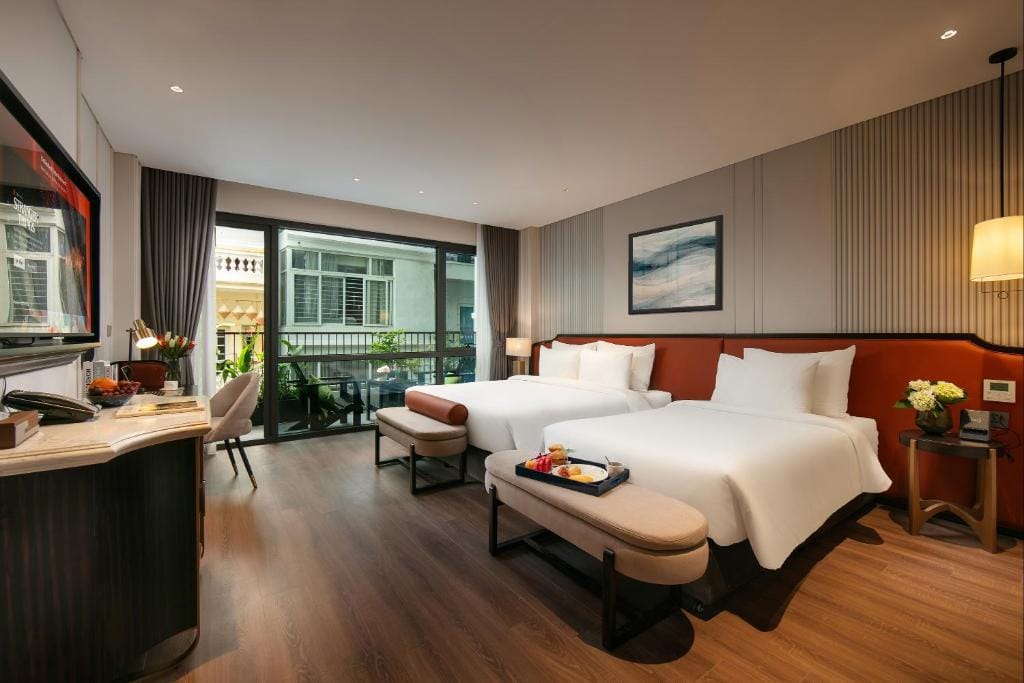Le Premier Hotel & Rooftop Bar — 5