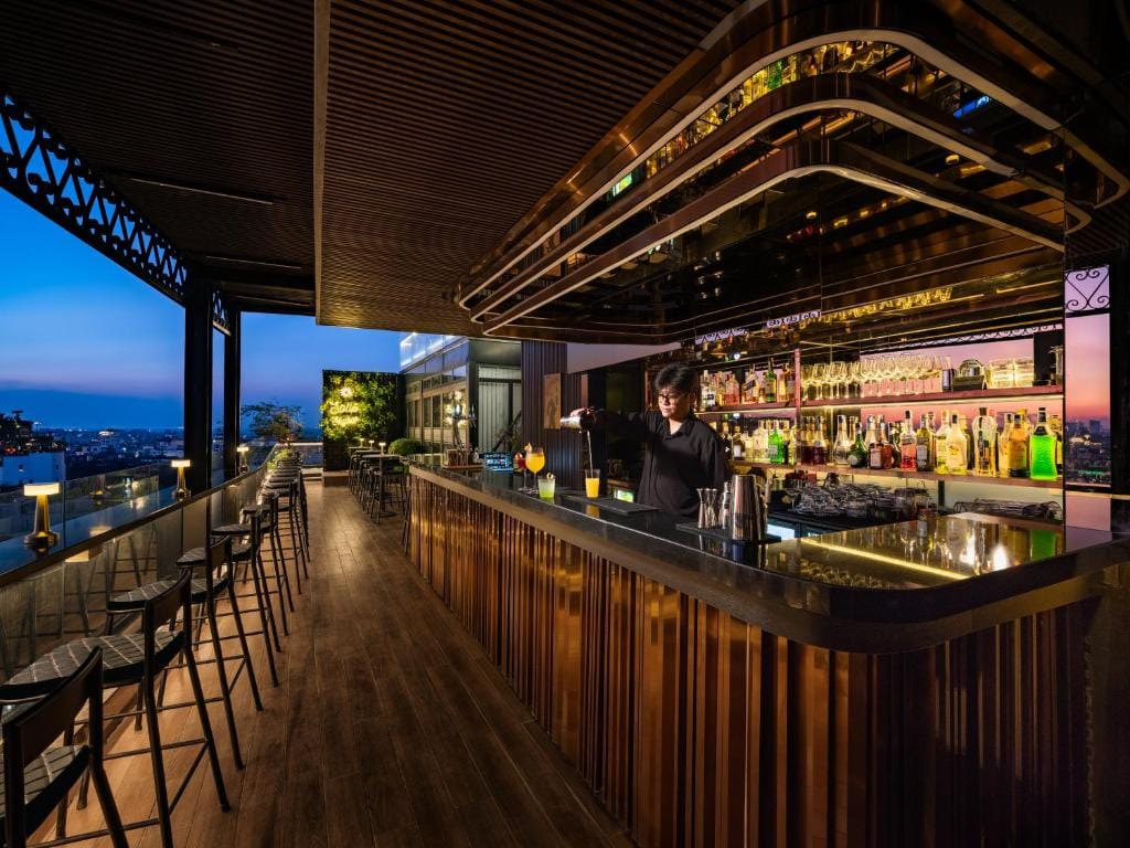 Splendid Secret Hotel — 2