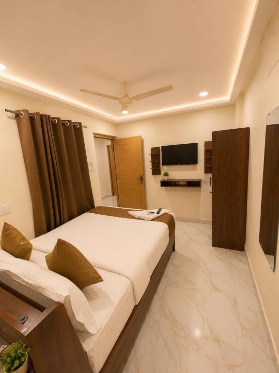 Hotel Livotel Near DLF Cyber City Gachibowli — 3