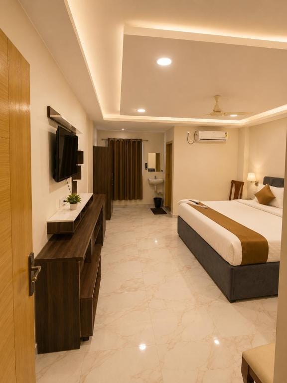 Hotel Livotel Near DLF Cyber City Gachibowli — 5