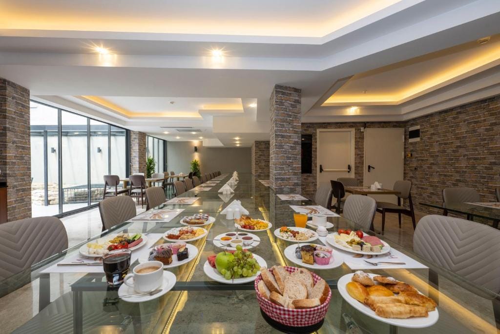 Hotel Ravi — 4