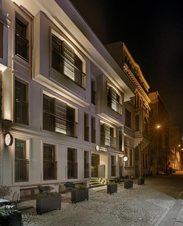 Livro Hotel — 5
