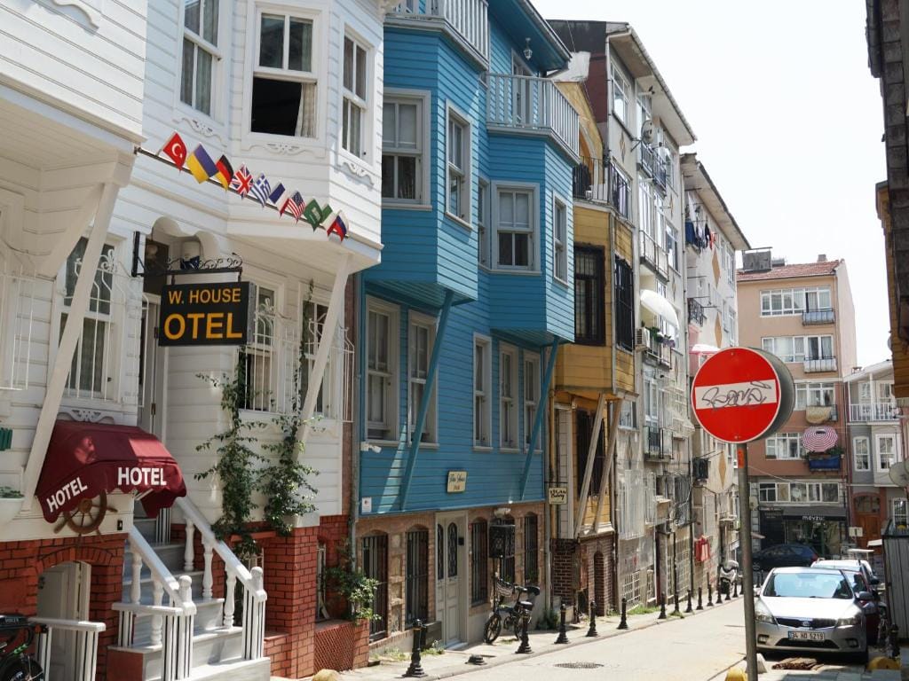 Tilas - Rooms in 19th Century Wooden Townhouse,Kadikoy — 5