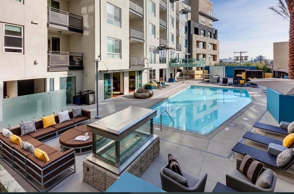 Luxury 2 Bedroom Residence With Fitness and Outdoor Pool — 4