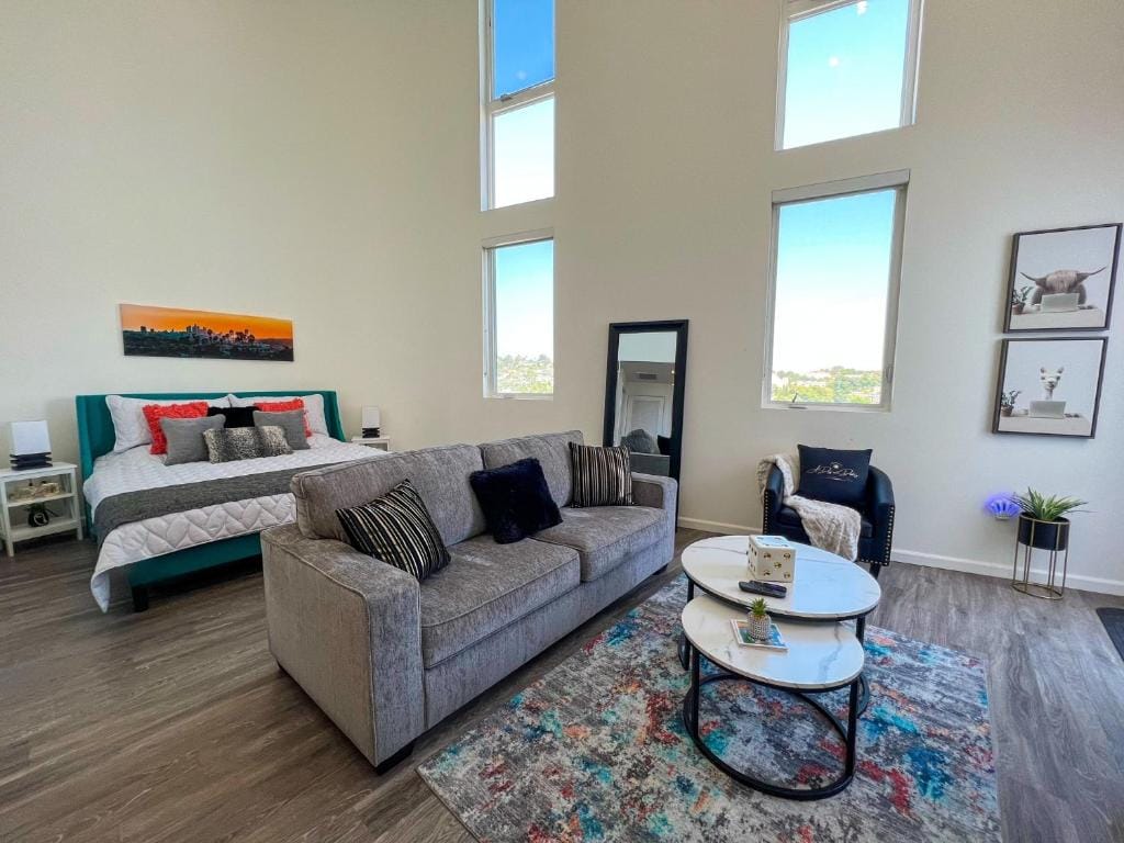 LUXURY LA PENTHOUSE PRIME LOCATION Min from HOLLYWOOD and DOWNTOWN — 2