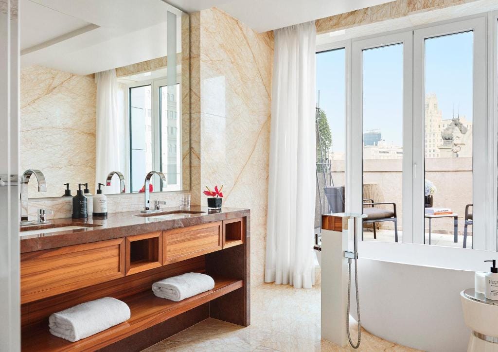 Four Seasons Hotel Madrid — 2