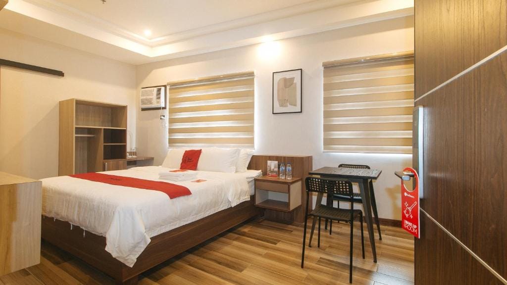 RedDoorz Plus @ Bez Tower and Residences San Juan — 2
