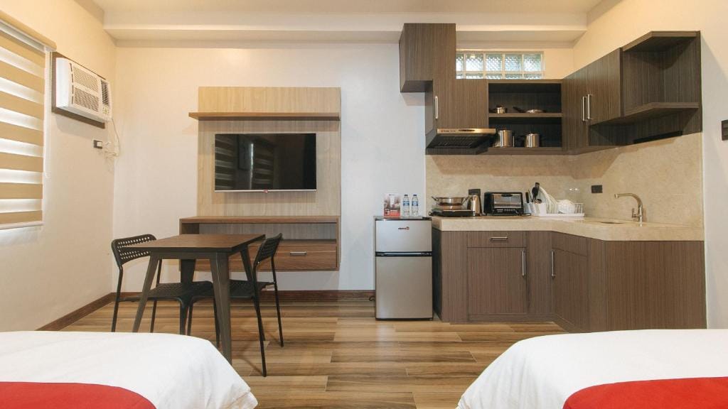 RedDoorz Plus @ Bez Tower and Residences San Juan — 3