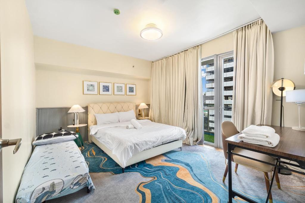Spacious 2BR Family Suite with City View near Airport, City of Dreams, Solaire, PARQAL, Ayala Malls, and MOA — 2
