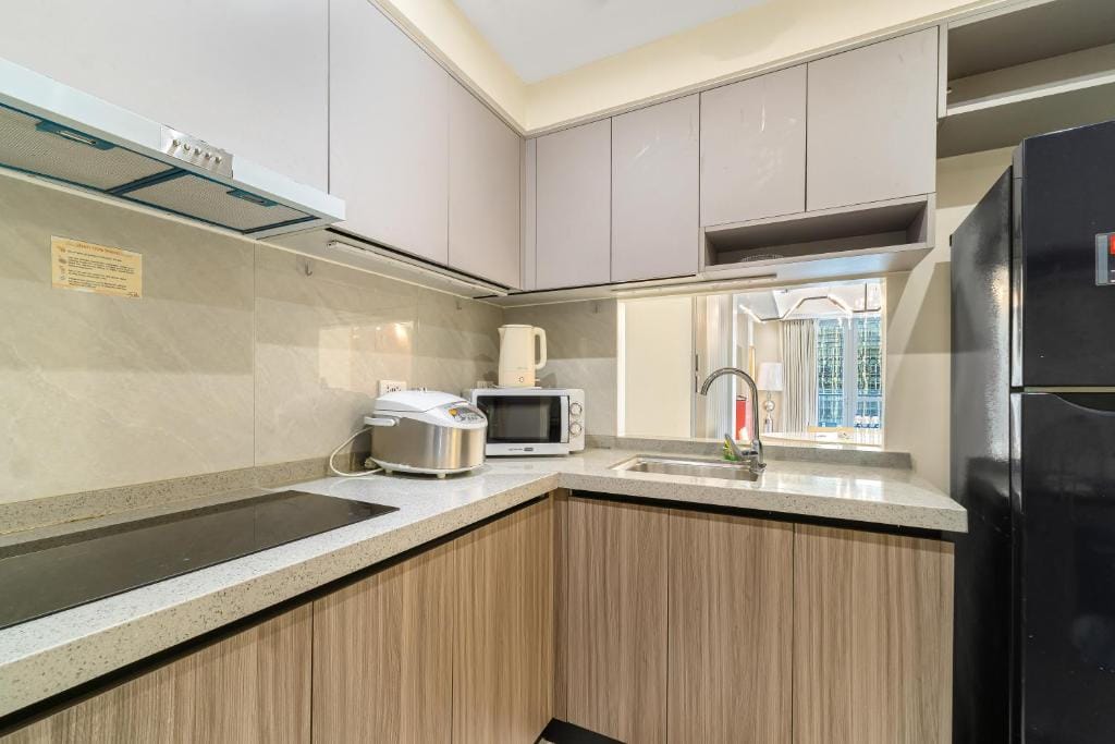 Spacious 2BR Family Suite with City View near Airport, City of Dreams, Solaire, PARQAL, Ayala Malls, and MOA — 5