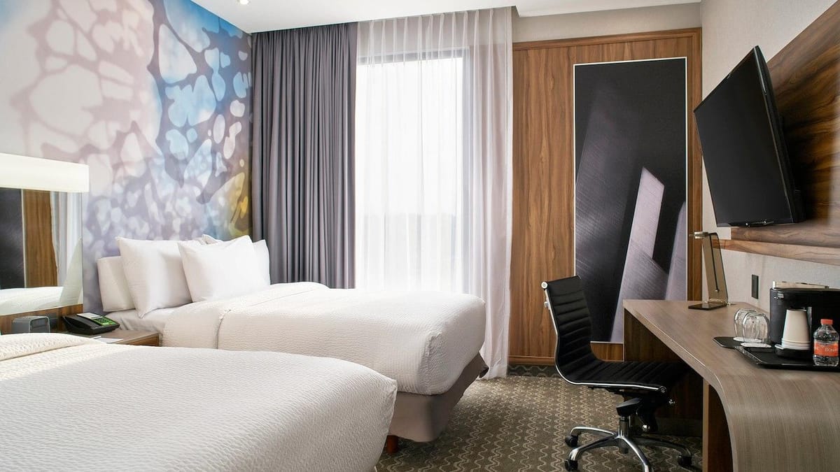 Courtyard by Marriott Mexico City Toreo — 3