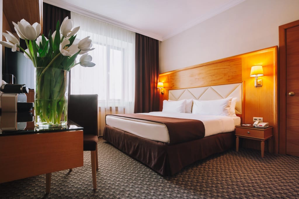 Milan Hotel — 4