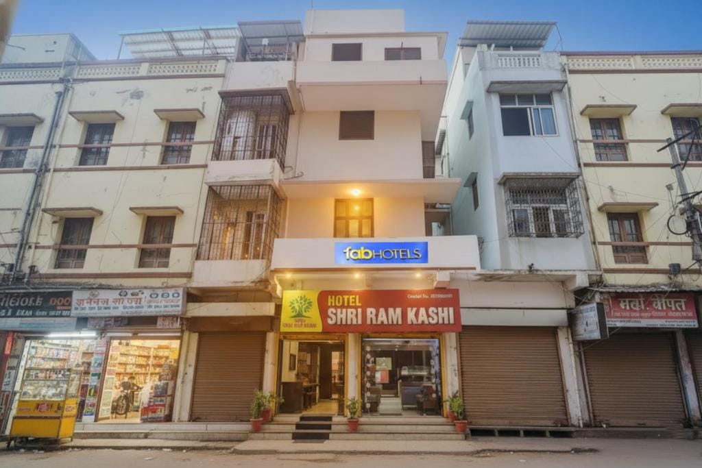 FabHotel Shri Ram Kashi