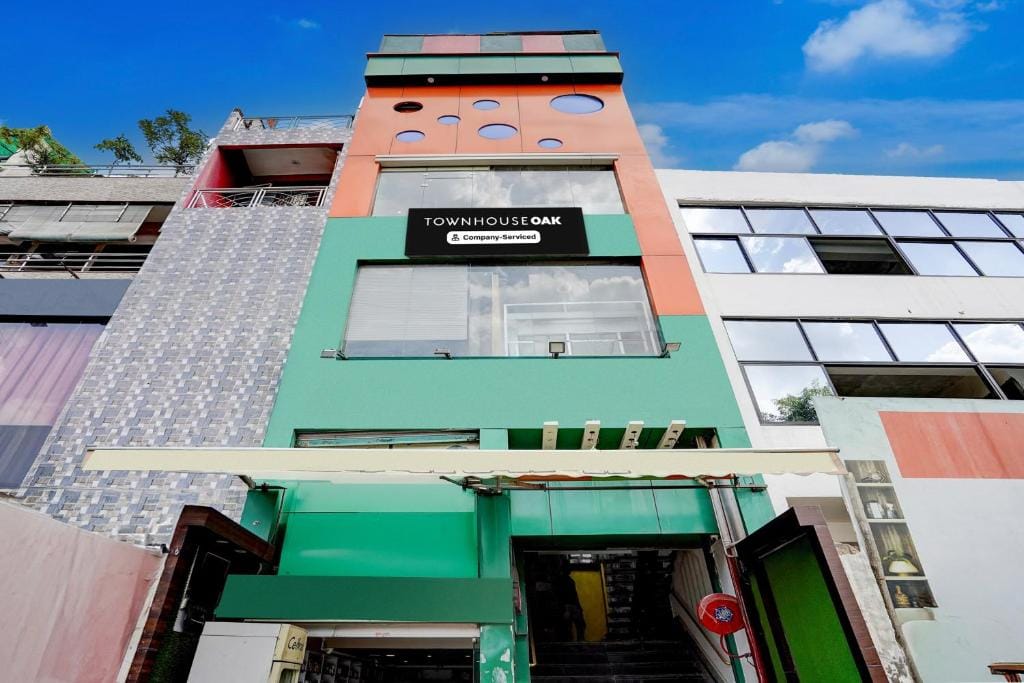 Super OYO Townhouse Oak Prayagraj Allahabad University-Railway Junction Formerly Ballians