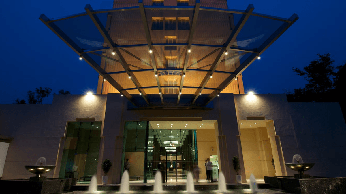 Blue Diamond, Pune - IHCL SeleQtions — 2