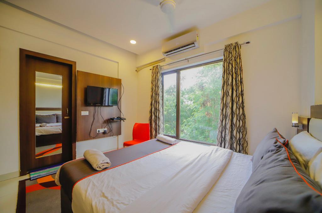 Executive Hotel Pearl Inn