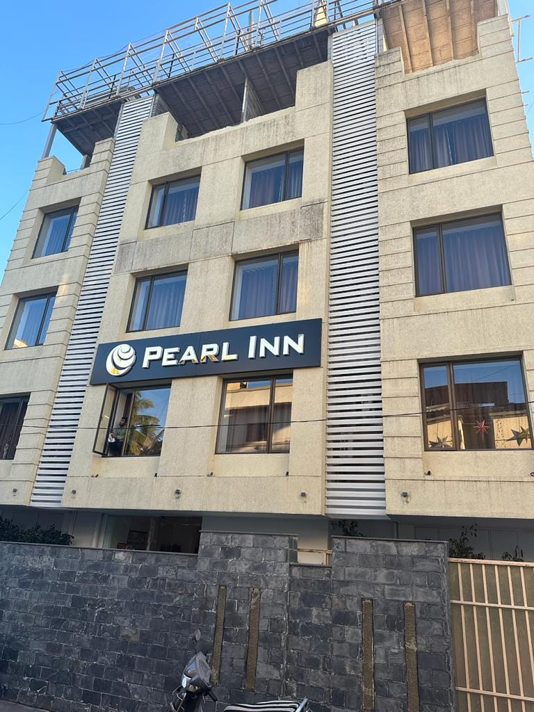 Executive Hotel Pearl Inn — 4