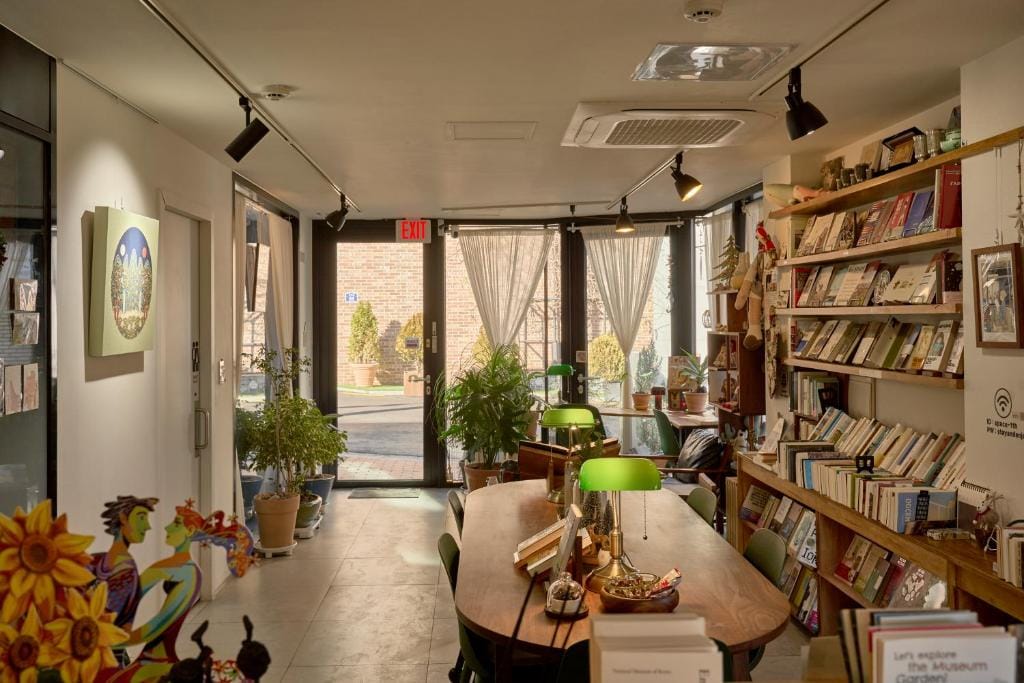 Space in Blackstone — 3