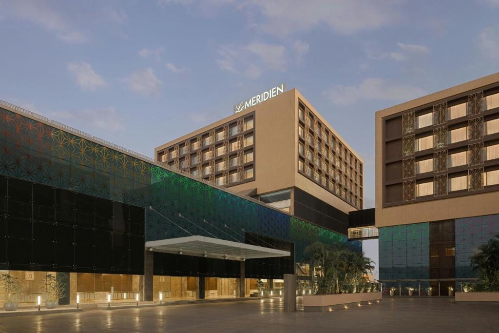 Le Meridien, Surat