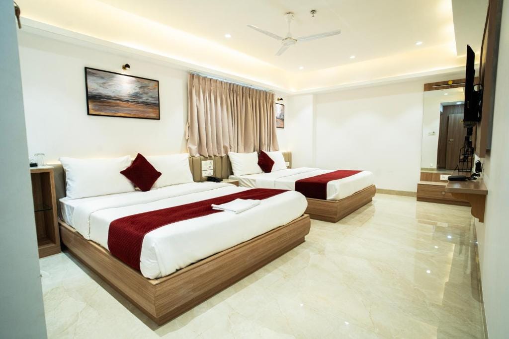 The Grand Murli Hotel, City Light Road, Surat — 2