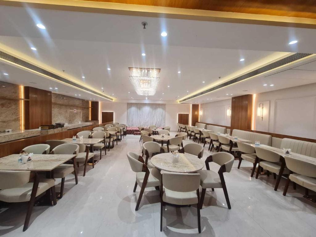 The Grand Murli Hotel, City Light Road, Surat — 4