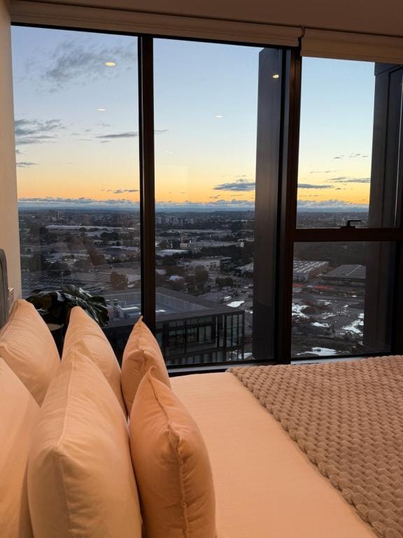 Luxurious City View with Gym Pool Parking Playground